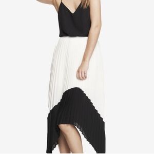 NWT Express Asymmetrical skirt white/ black - 2